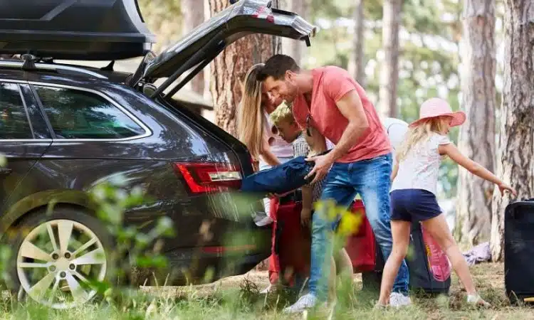 Les avantages des voitures familiales pour les vacances